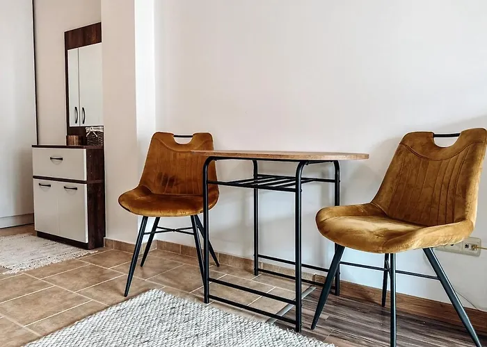 Pirin Апартамент *